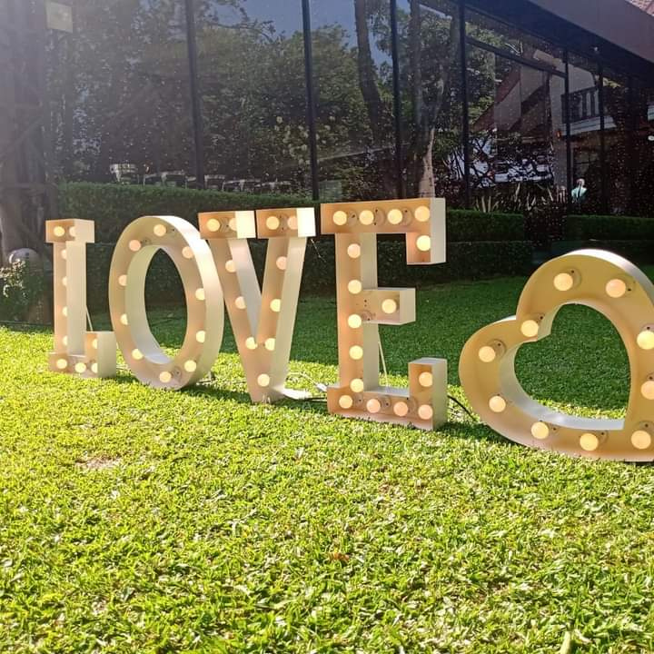 Letreiro Love